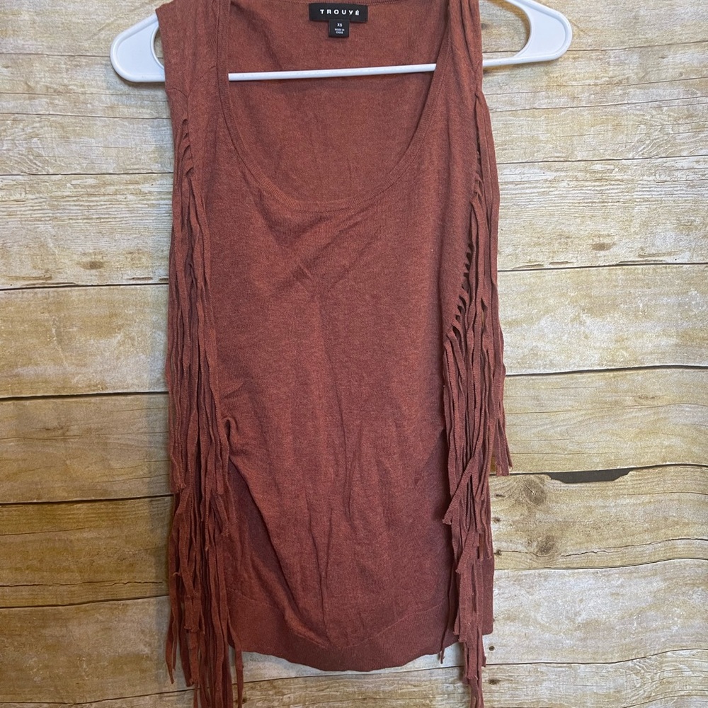 Trouvé tank top with fridge on the side 🛍